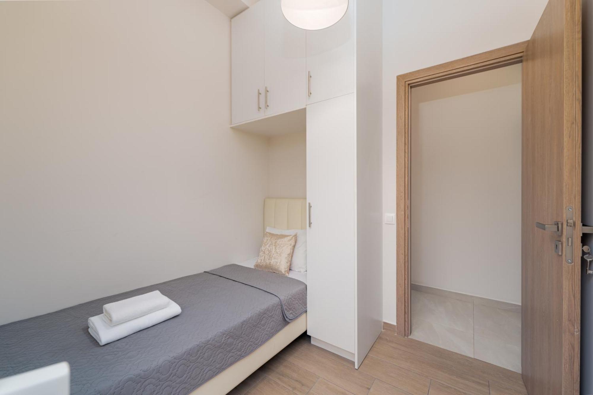 New Center Near Metro * Athens